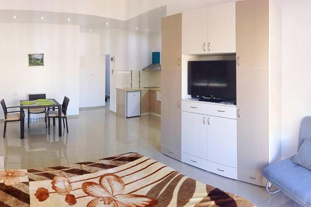 Bat Galim - Luxury Apartment By The Sea Haifa Kültér fotó